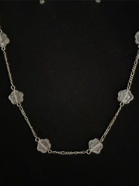 Delicate light purple floral Beaded 925 silver necklace (short) made in Italy